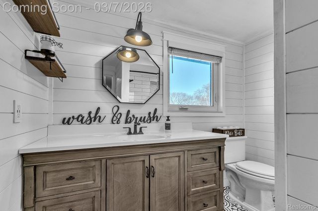 16302 Alpine Drive, Livonia, MI 48154