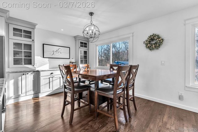 16302 Alpine Drive, Livonia, MI 48154