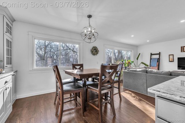 16302 Alpine Drive, Livonia, MI 48154