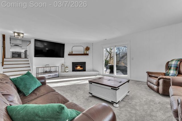 16302 Alpine Drive, Livonia, MI 48154