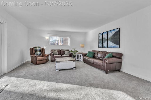 16302 Alpine Drive, Livonia, MI 48154