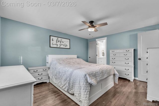 16302 Alpine Drive, Livonia, MI 48154