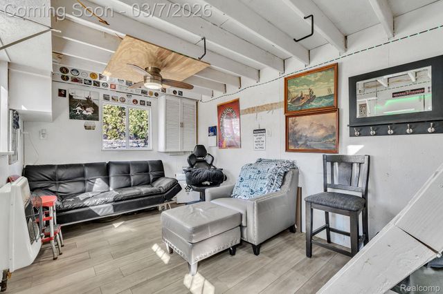 16302 Alpine Drive, Livonia, MI 48154