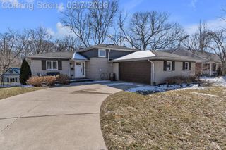 16302 Alpine Drive, Livonia, MI 48154