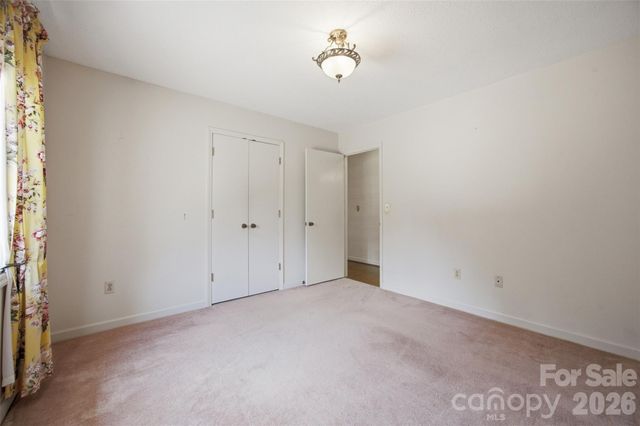 3721 9th Street Drive NE, Hickory, NC 28601