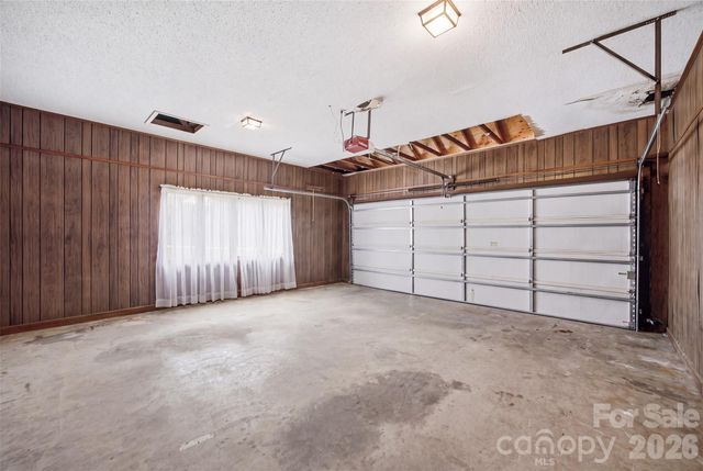 3721 9th Street Drive NE, Hickory, NC 28601
