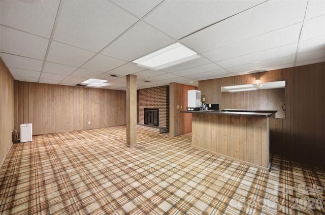 3721 9th Street Drive NE, Hickory, NC 28601
