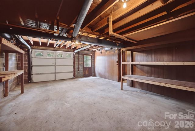 3721 9th Street Drive NE, Hickory, NC 28601