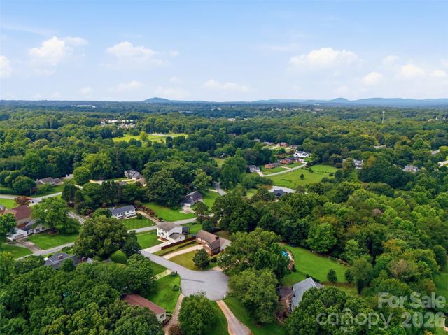 3721 9th Street Drive NE, Hickory, NC 28601