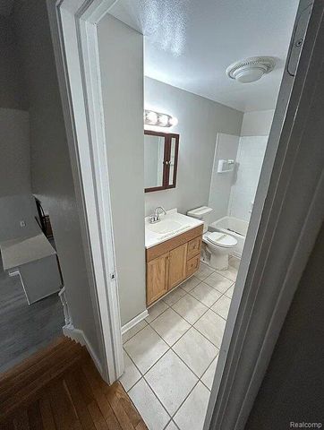 5825 Branch Road, Flint, MI 48506