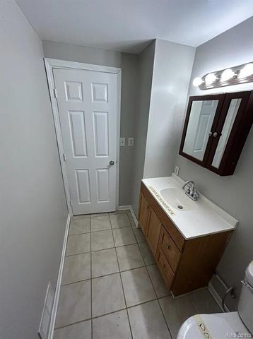 5825 Branch Road, Flint, MI 48506