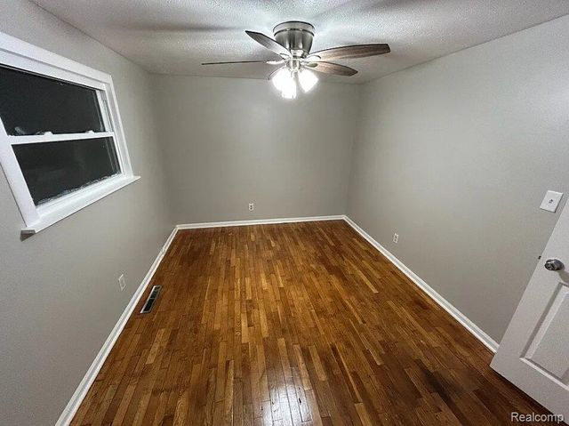 5825 Branch Road, Flint, MI 48506