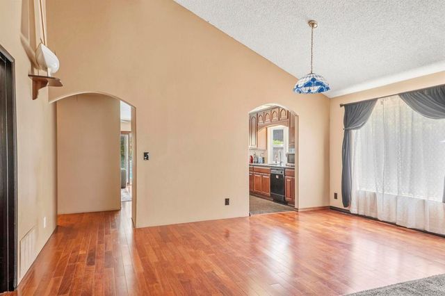 9715 Kenesaw Court, Santee, CA 92071