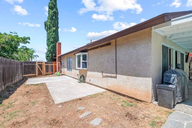 9715 Kenesaw Court, Santee, CA 92071