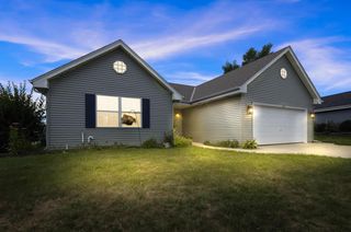 1643 Cardinal DRIVE, Hartford, WI 53027