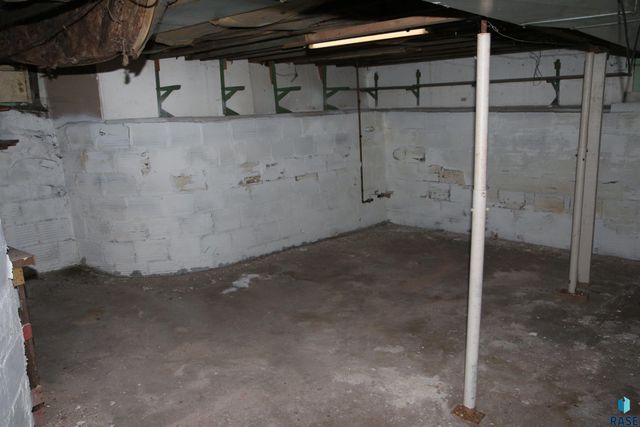 810 Locust St Street, Yankton, SD 57078