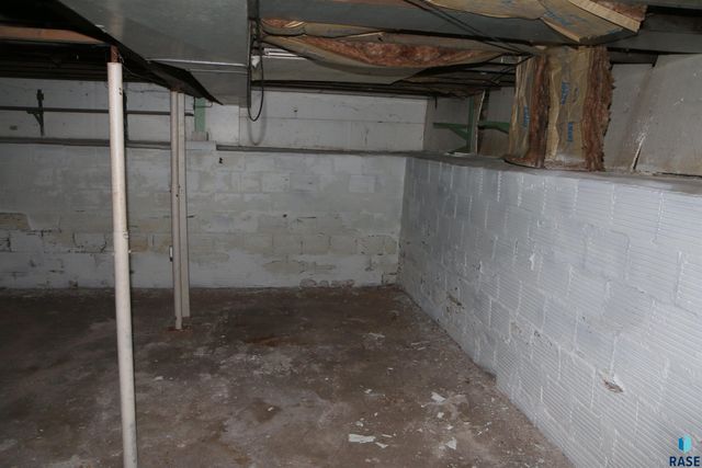 810 Locust St Street, Yankton, SD 57078