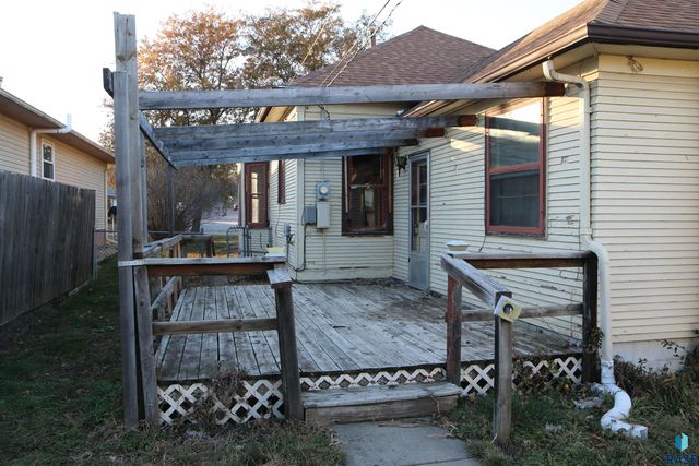 810 Locust St Street, Yankton, SD 57078