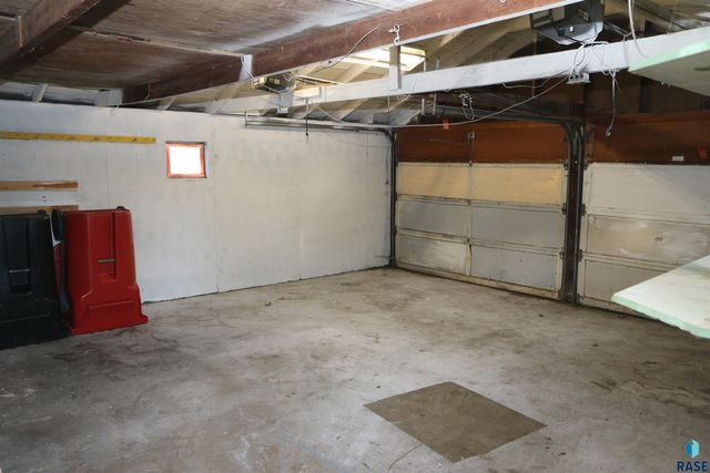 810 Locust St Street, Yankton, SD 57078