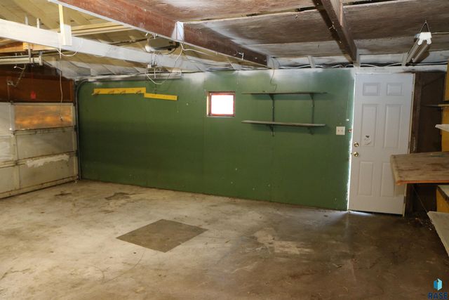 810 Locust St Street, Yankton, SD 57078