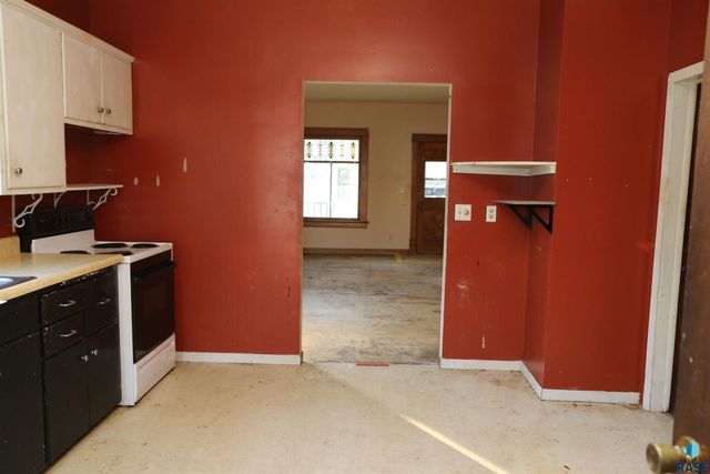 810 Locust St Street, Yankton, SD 57078