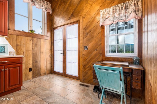 110 North River Lane, Butler, TN 37640