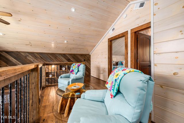 110 North River Lane, Butler, TN 37640