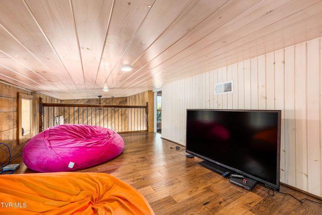 110 North River Lane, Butler, TN 37640