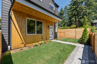 12046 5th Avenue NE, Seattle, WA 98125