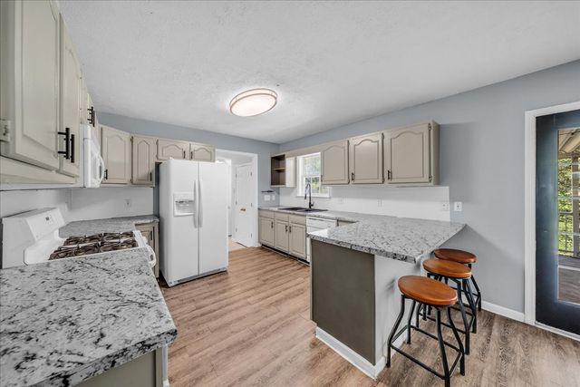 424 Winchester Hwy, Hillsboro, TN 37342