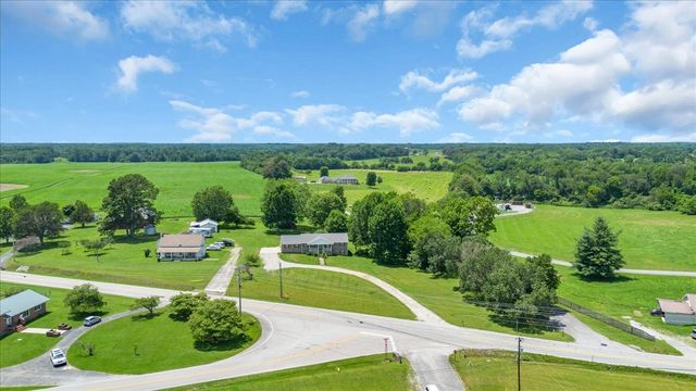 424 Winchester Hwy, Hillsboro, TN 37342