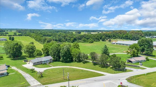 424 Winchester Hwy, Hillsboro, TN 37342