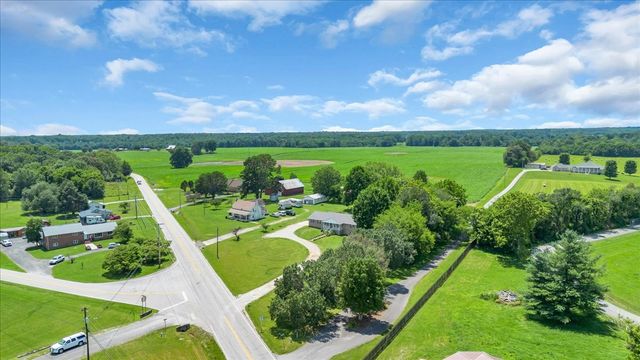 424 Winchester Hwy, Hillsboro, TN 37342