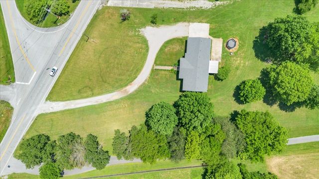 424 Winchester Hwy, Hillsboro, TN 37342