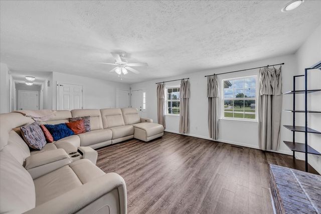 424 Winchester Hwy, Hillsboro, TN 37342