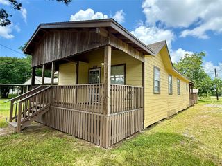 1002 W 2nd Street, El Campo, TX 77437