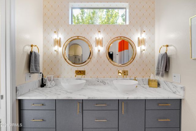 12445 W FETLOCK Trail, Peoria, AZ 85383