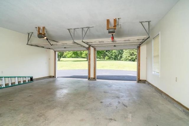 2178 CHURCHVILLE AVE, Staunton, VA 24401