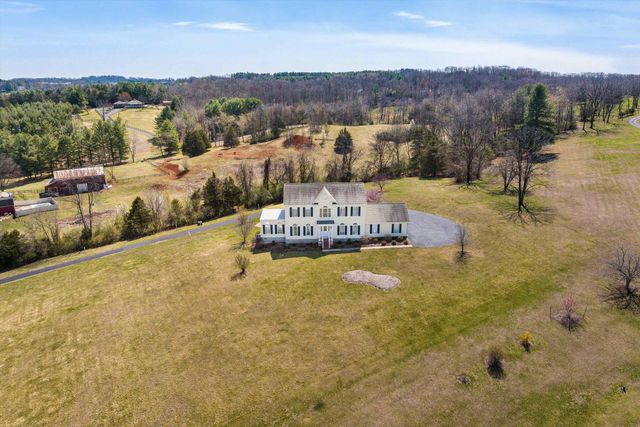 2178 CHURCHVILLE AVE, Staunton, VA 24401