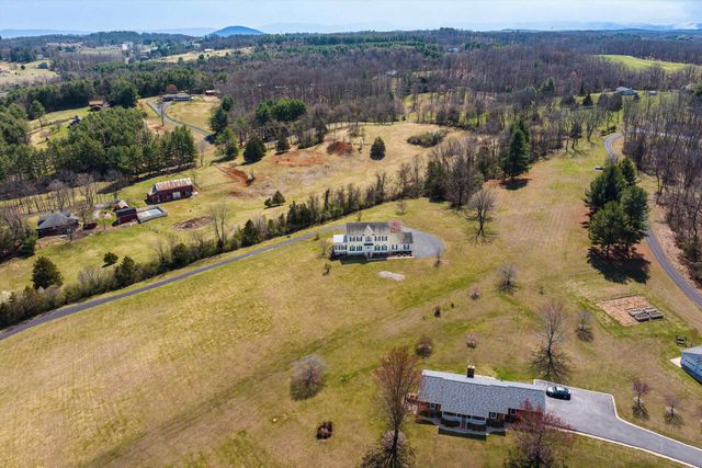 2178 CHURCHVILLE AVE, Staunton, VA 24401