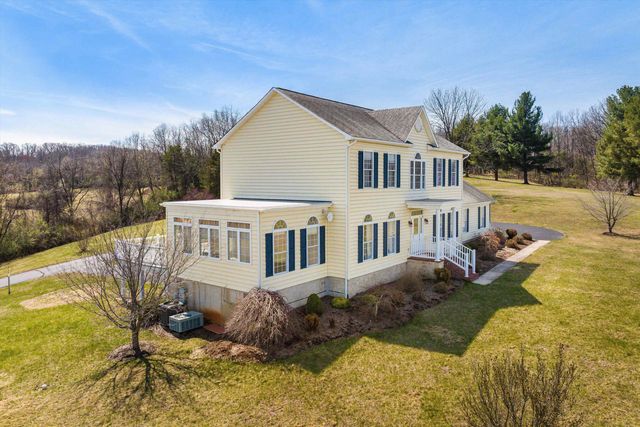 2178 CHURCHVILLE AVE, Staunton, VA 24401