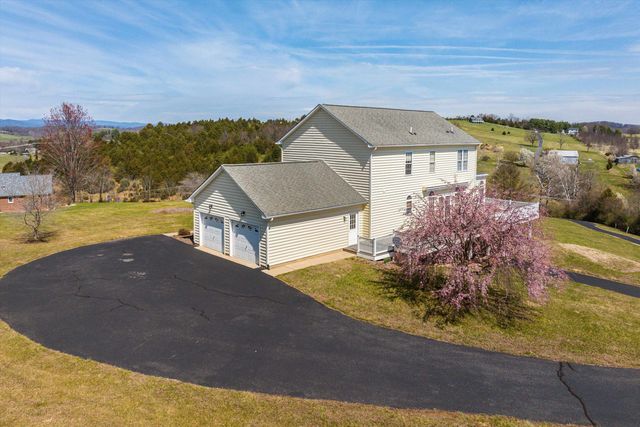 2178 CHURCHVILLE AVE, Staunton, VA 24401