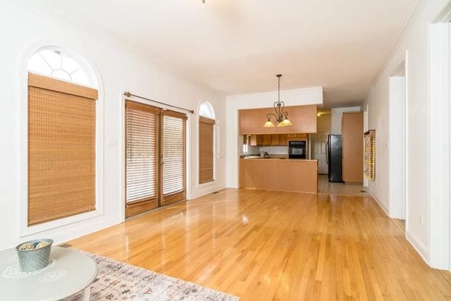 2178 CHURCHVILLE AVE, Staunton, VA 24401