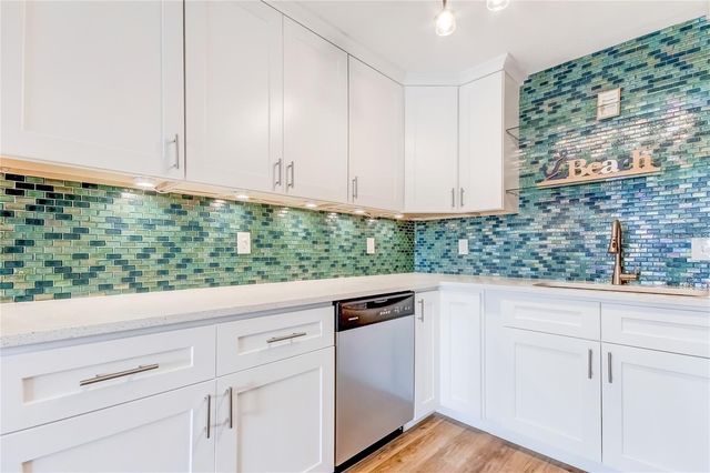 51 ISLAND WAY 104, Clearwater Beach, FL 33767