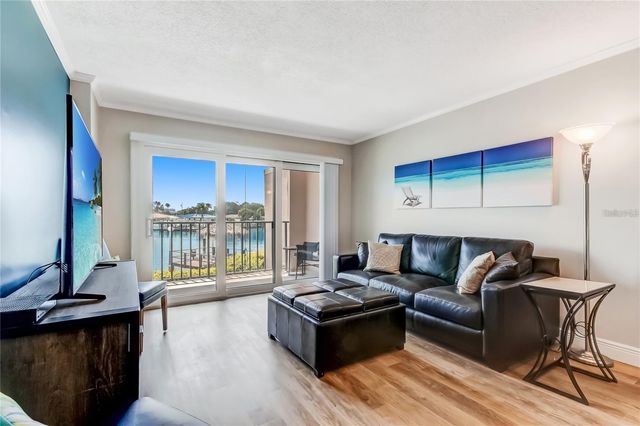 51 ISLAND WAY 104, Clearwater Beach, FL 33767