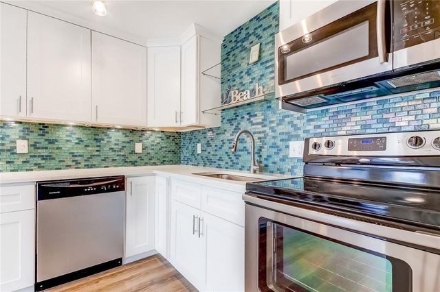 51 ISLAND WAY 104, Clearwater Beach, FL 33767