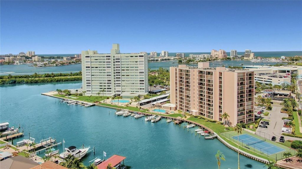 51 ISLAND WAY 104, Clearwater Beach, FL 33767