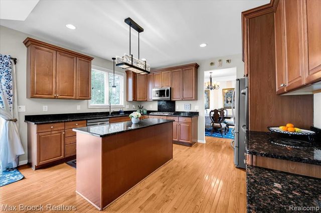 29750 Martell Court, Novi, MI 48377