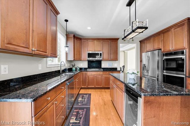 29750 Martell Court, Novi, MI 48377