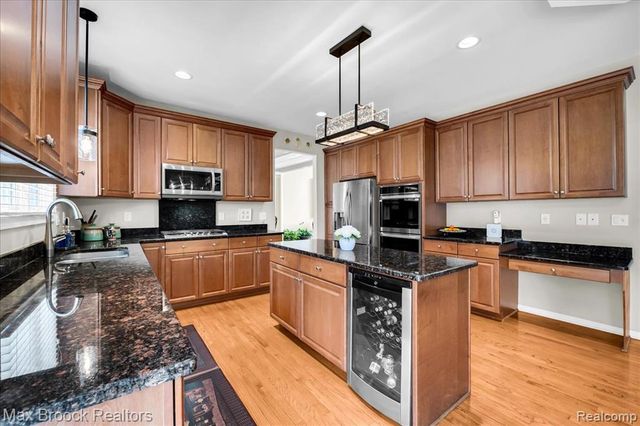 29750 Martell Court, Novi, MI 48377